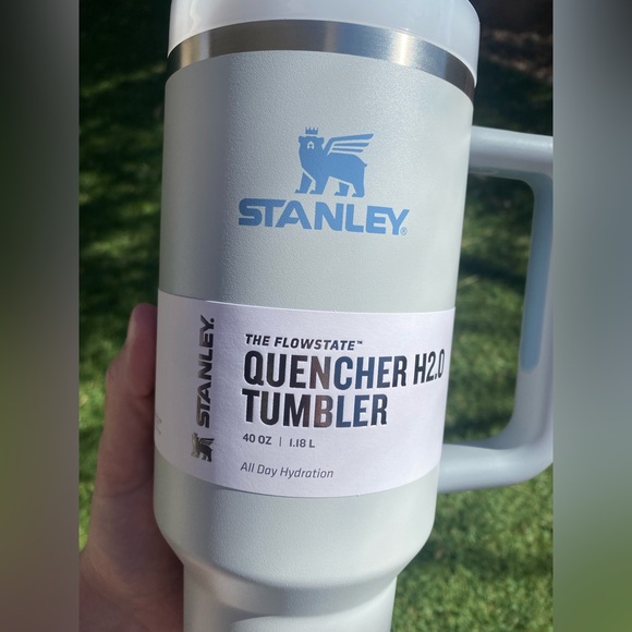 Stanley FOG 40 oz. Quencher H2.0 FlowState Tumbler - Picture 3 of 7